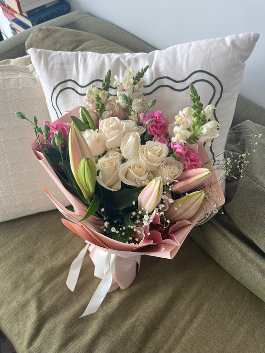Moyenne Lily Rose Bouquet